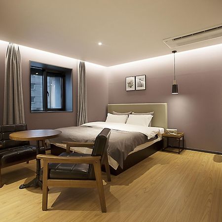 Brown Dot Hotel Changwon Extérieur photo