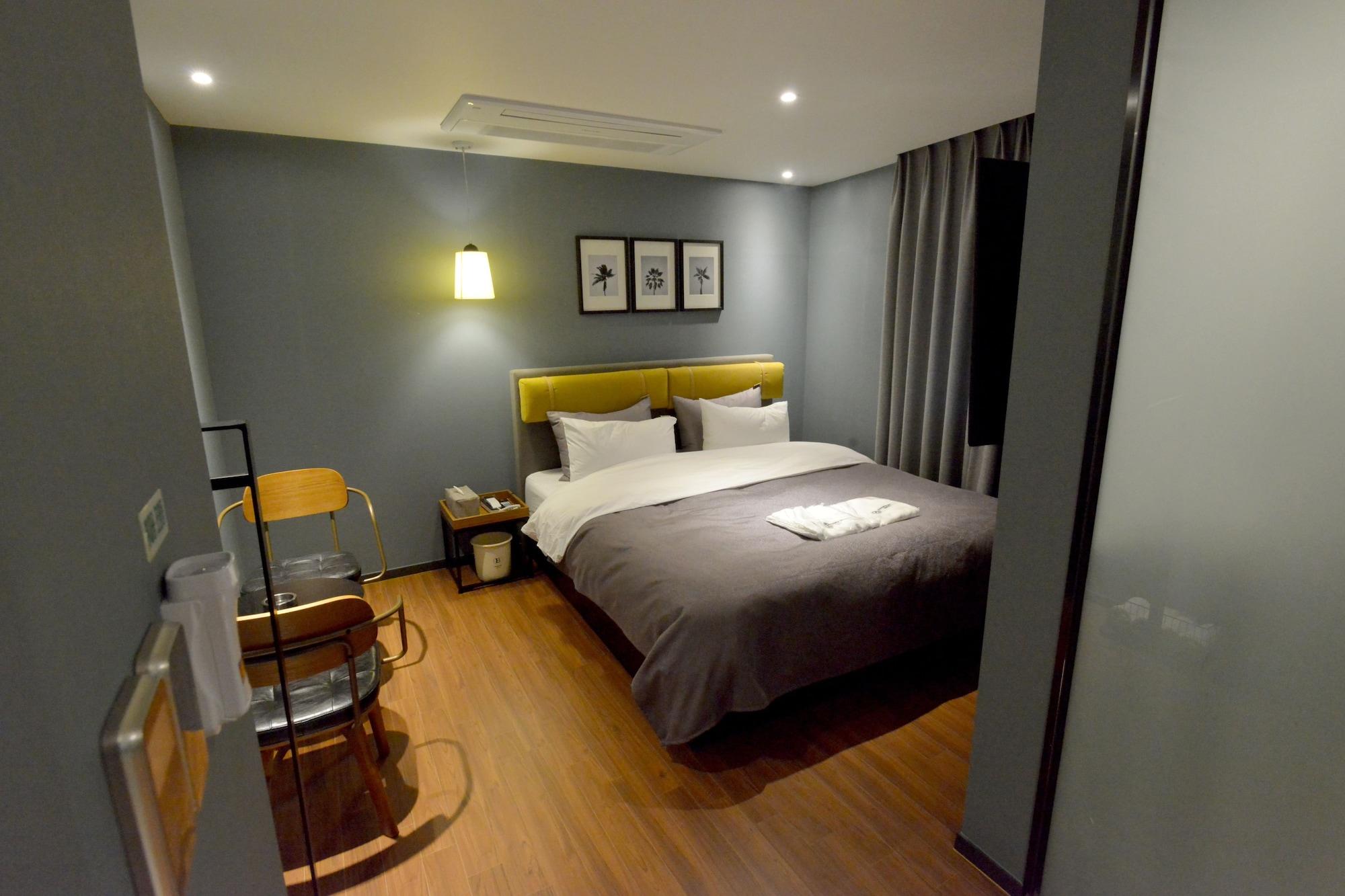 Brown Dot Hotel Changwon Extérieur photo