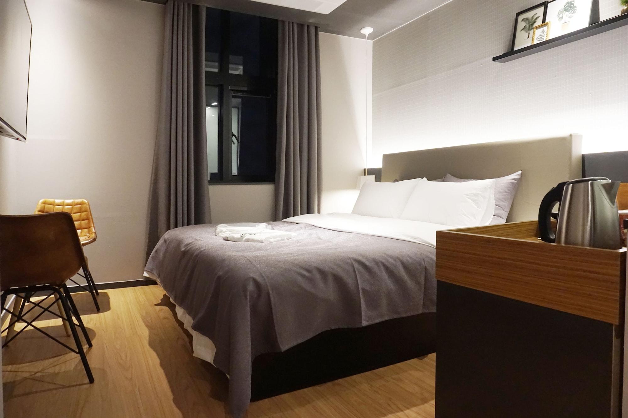 Brown Dot Hotel Changwon Extérieur photo