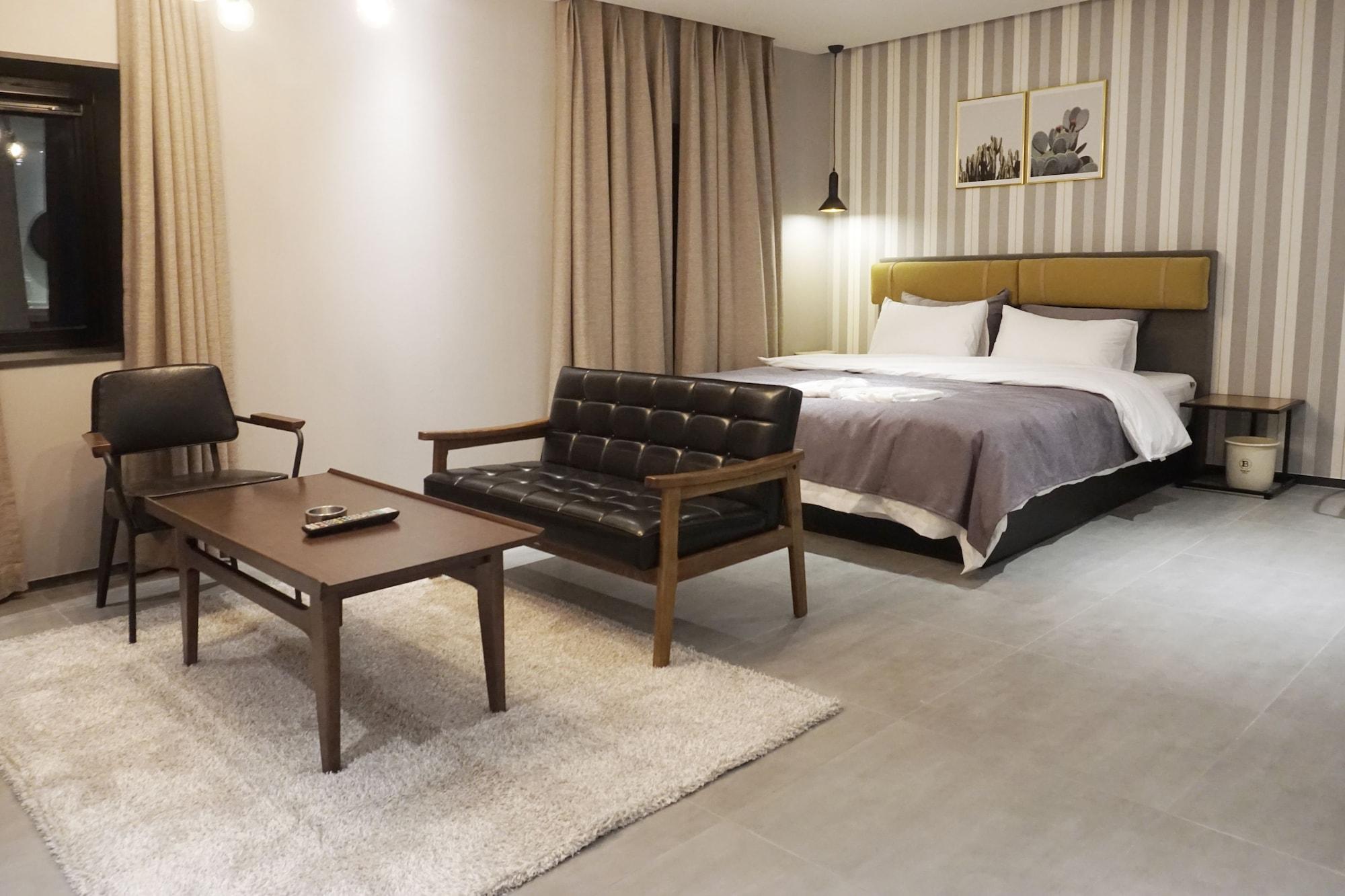 Brown Dot Hotel Changwon Extérieur photo