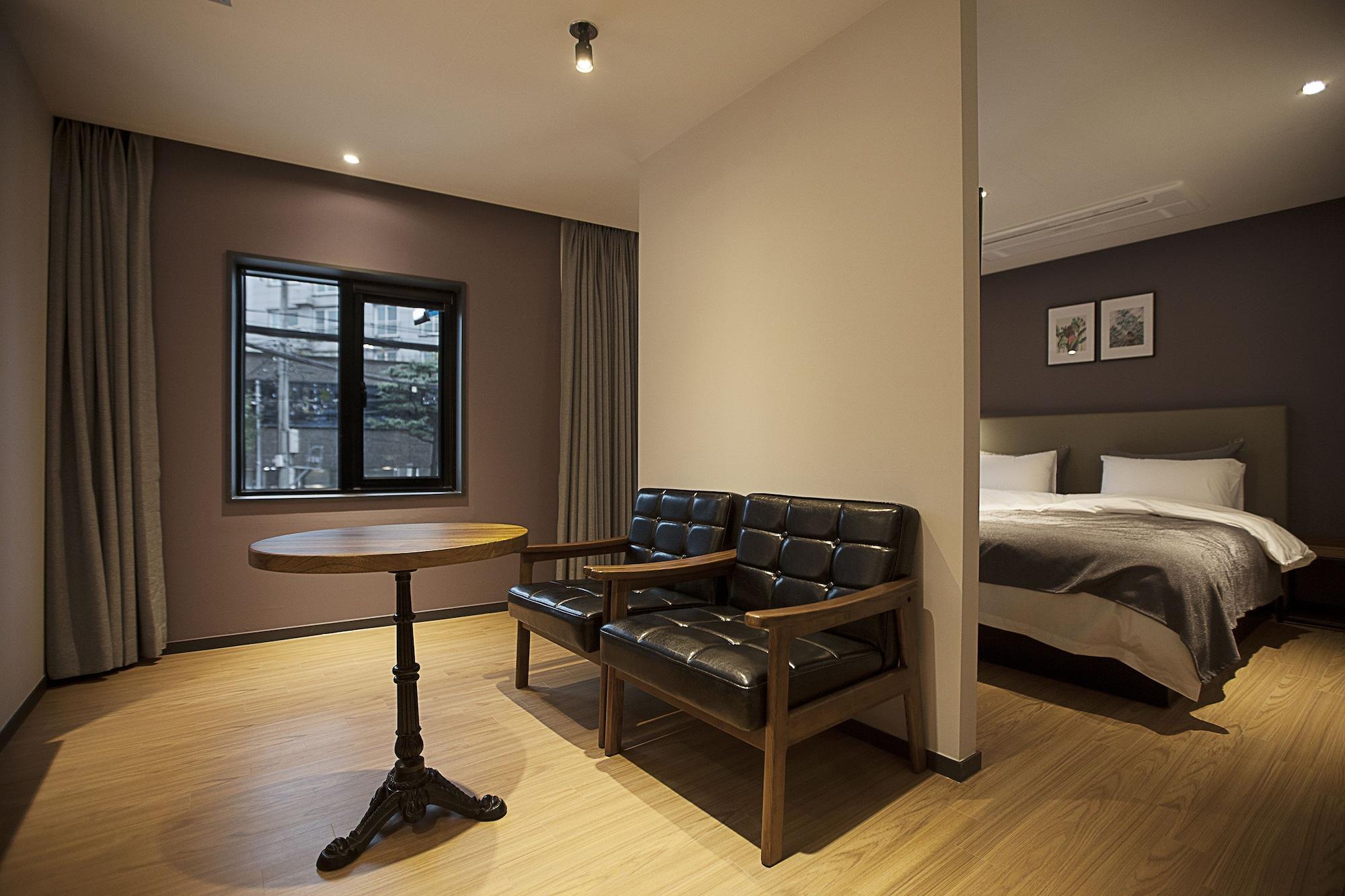 Brown Dot Hotel Changwon Extérieur photo