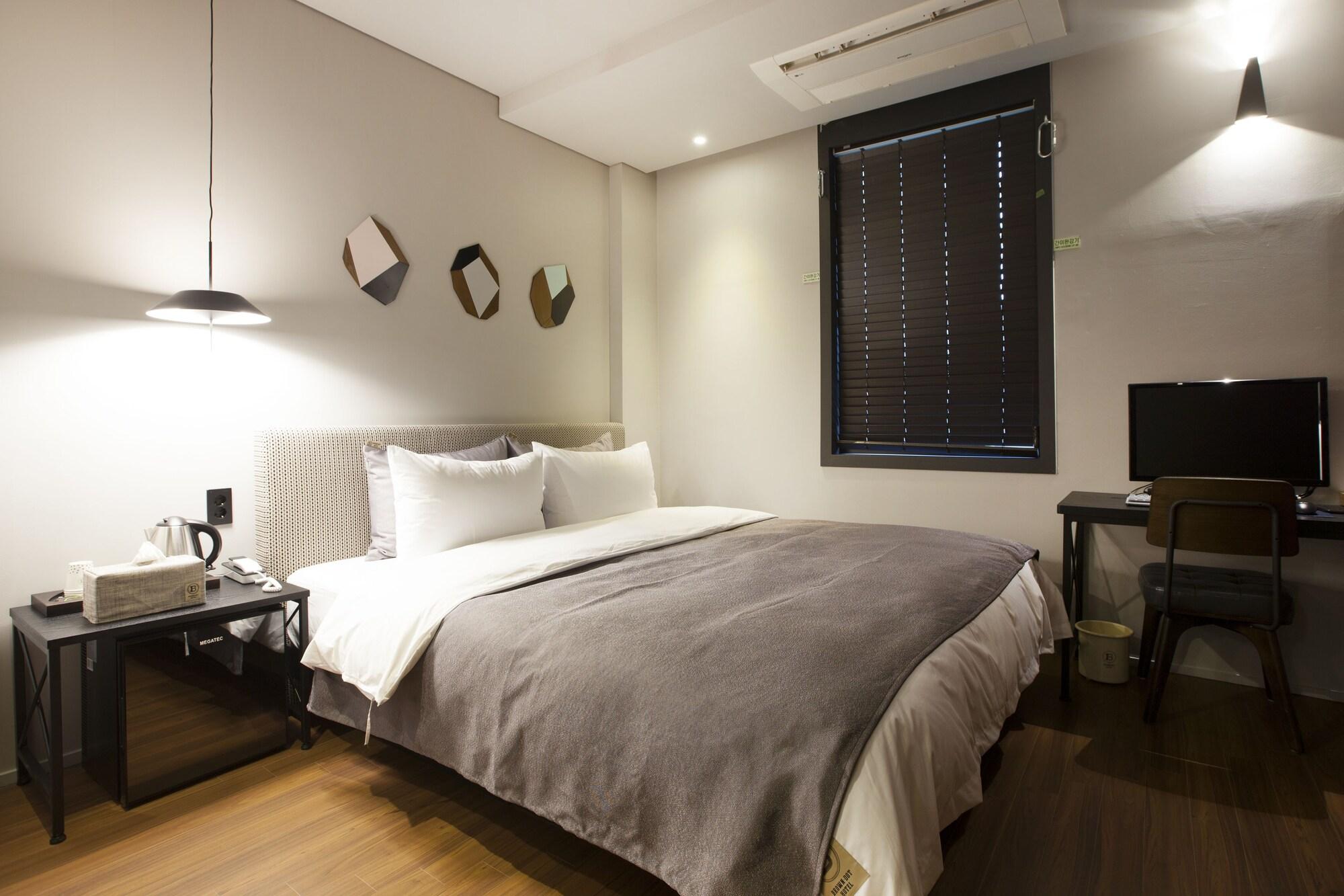 Brown Dot Hotel Changwon Extérieur photo