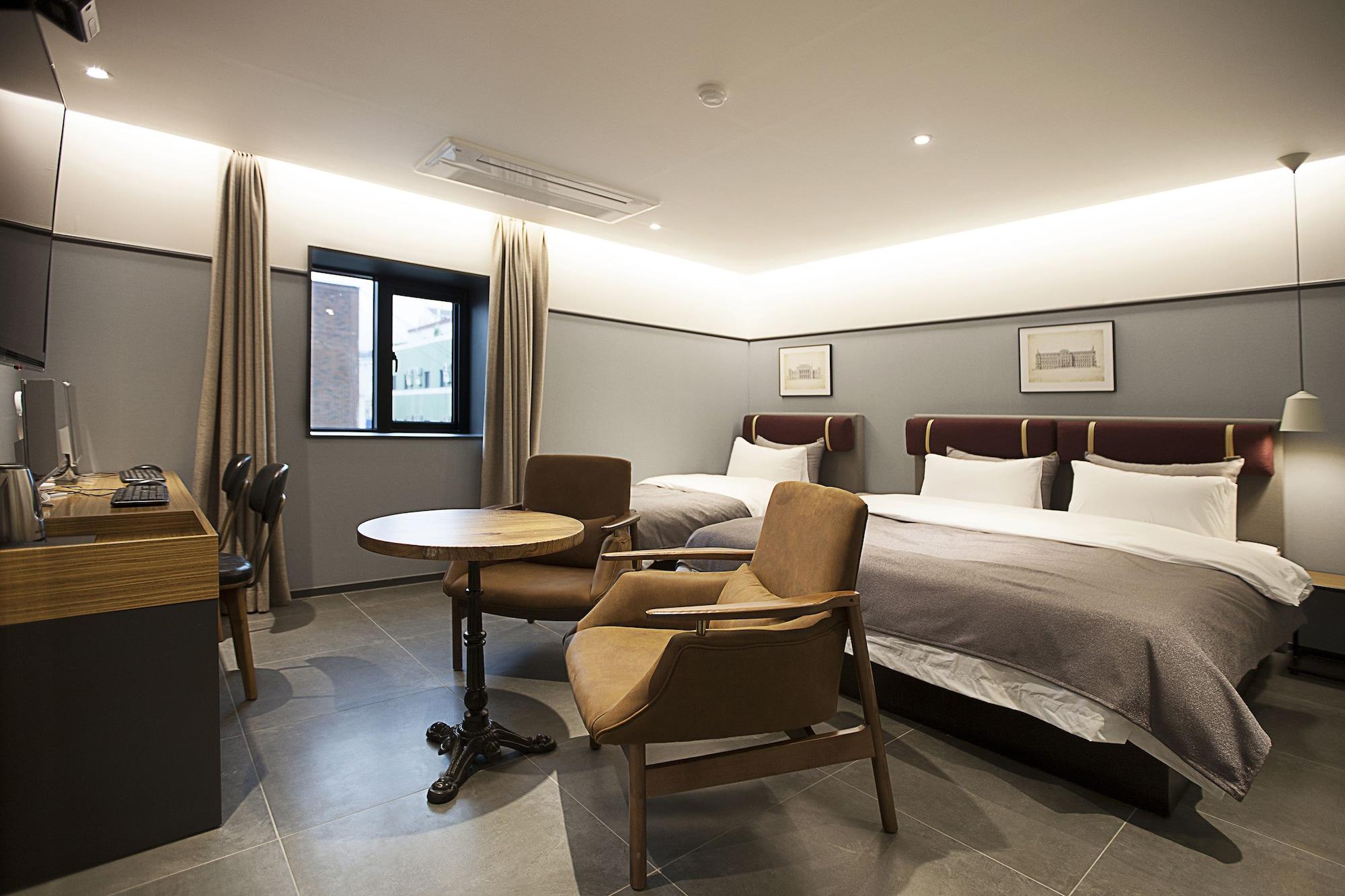 Brown Dot Hotel Changwon Extérieur photo