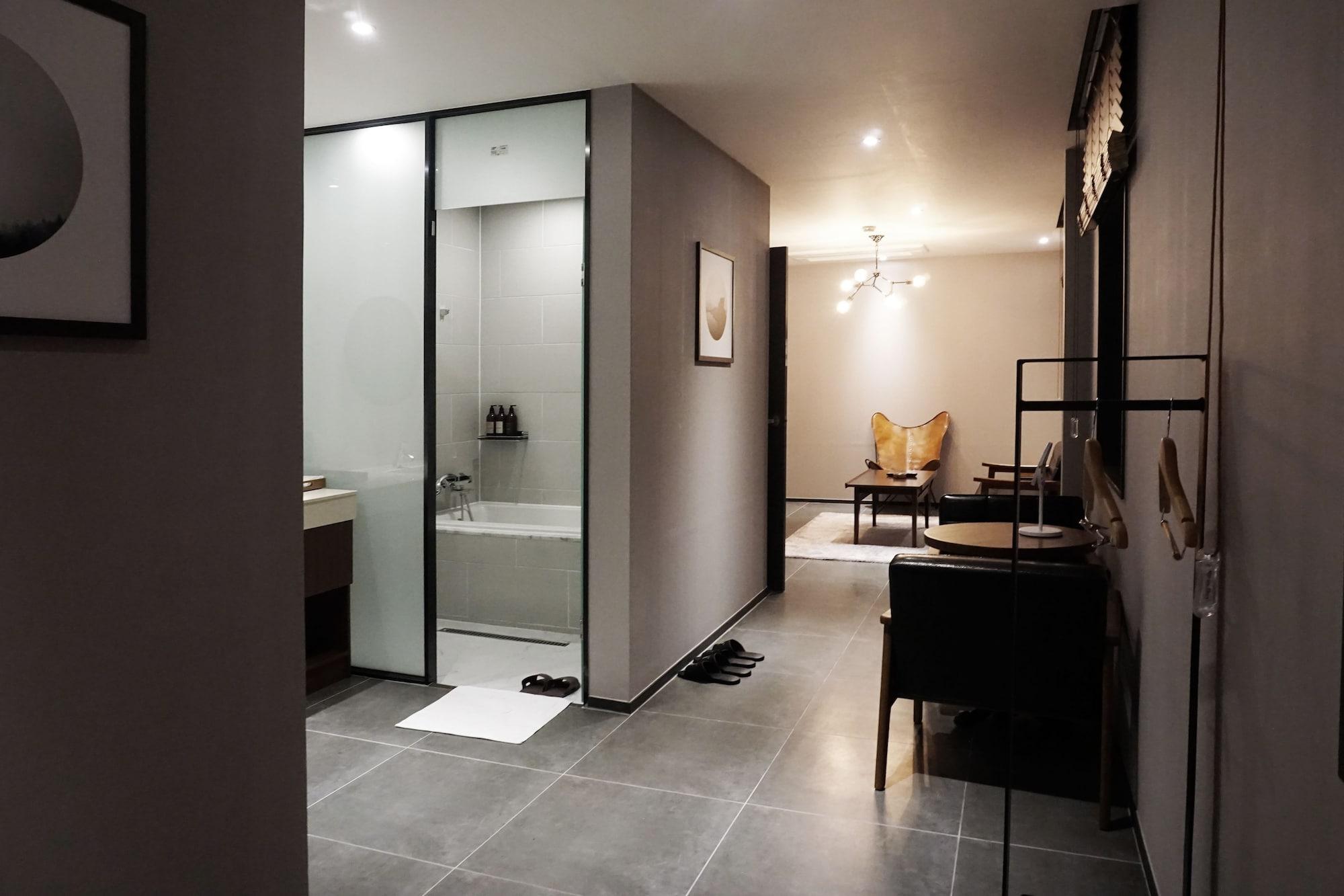 Brown Dot Hotel Changwon Extérieur photo
