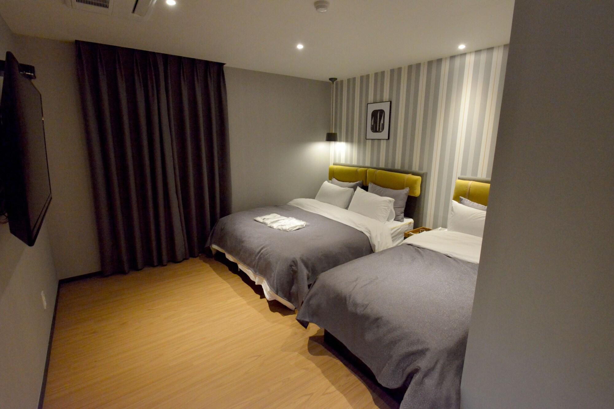 Brown Dot Hotel Changwon Extérieur photo