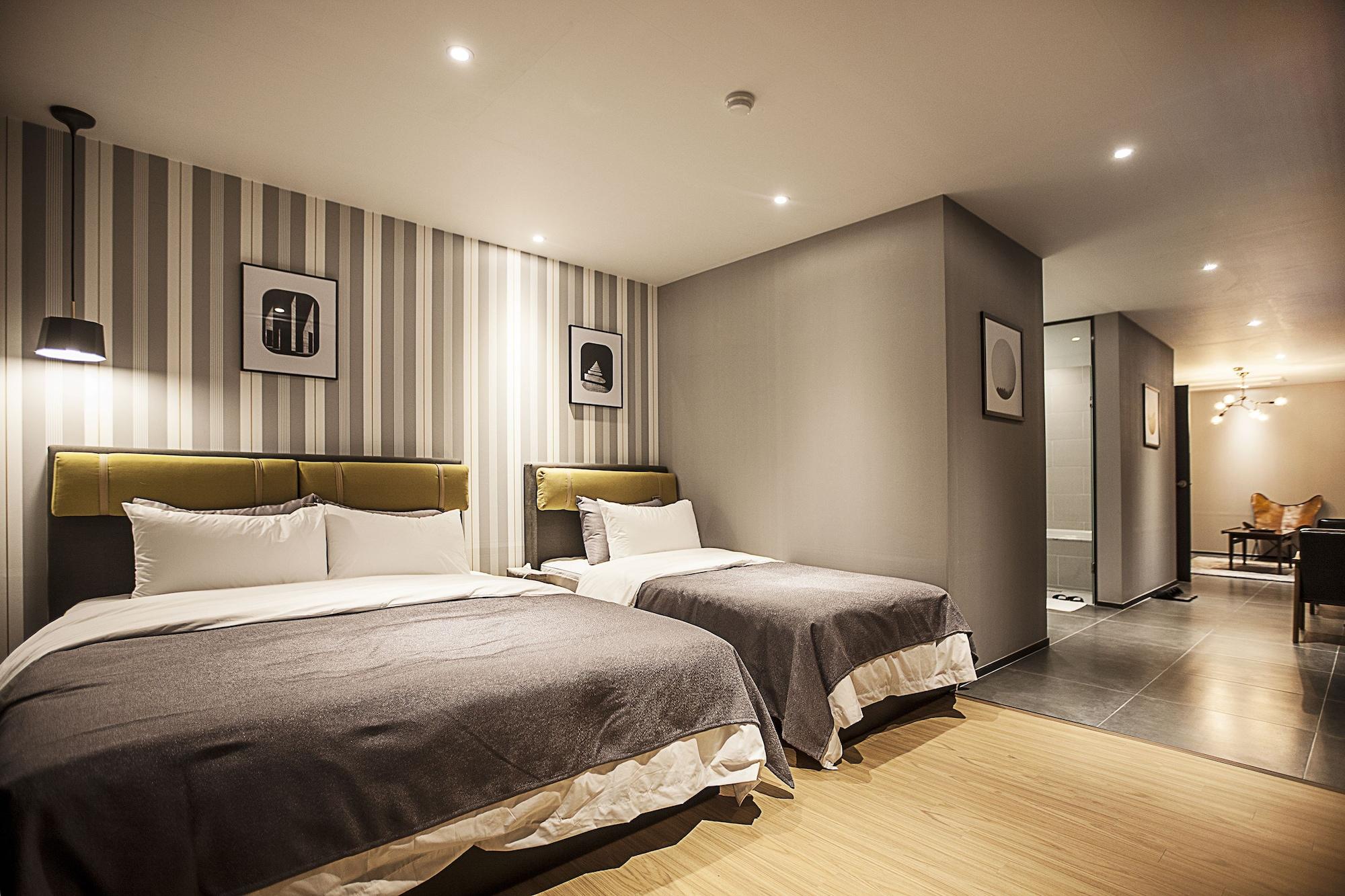 Brown Dot Hotel Changwon Extérieur photo