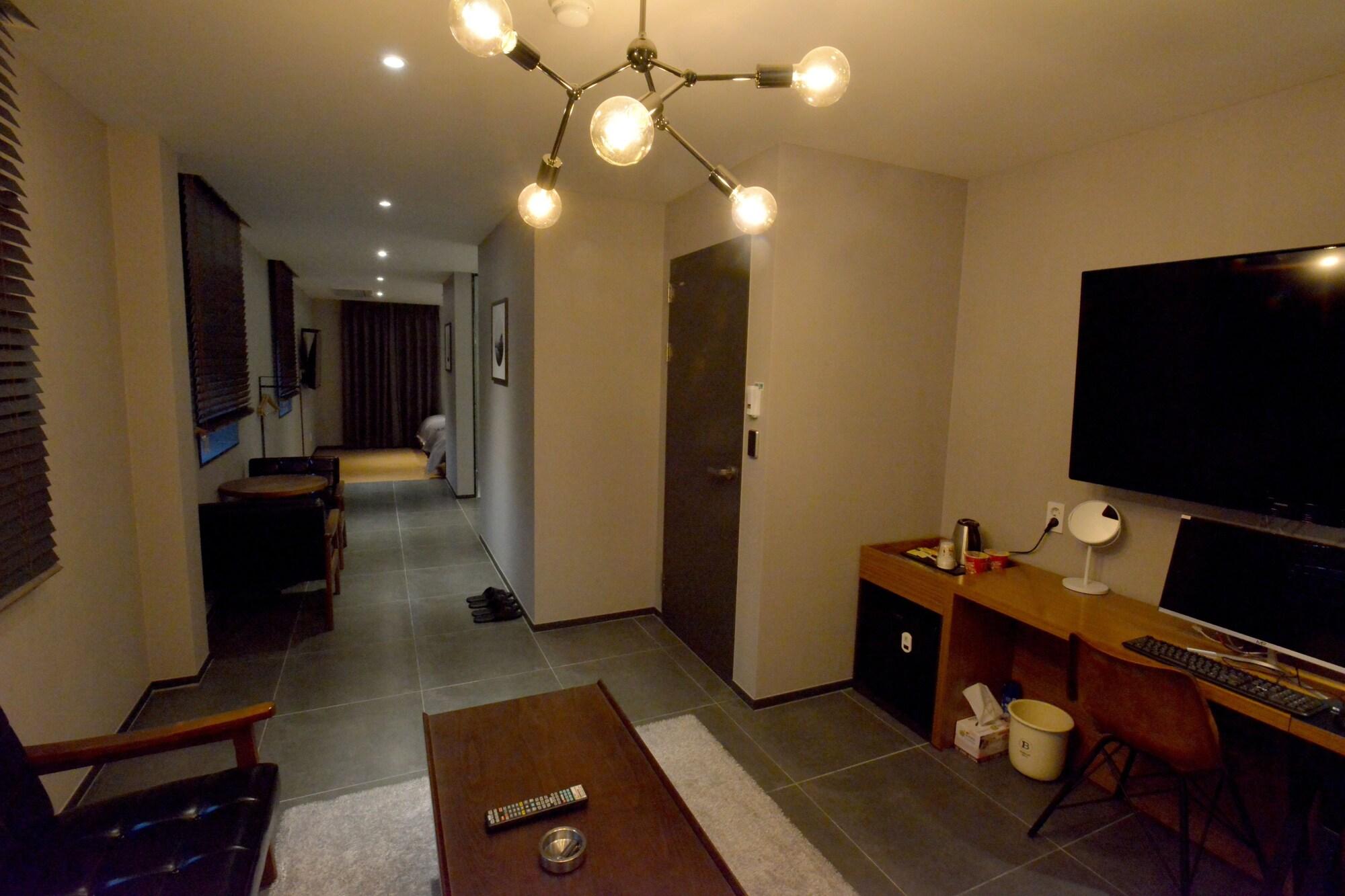 Brown Dot Hotel Changwon Extérieur photo