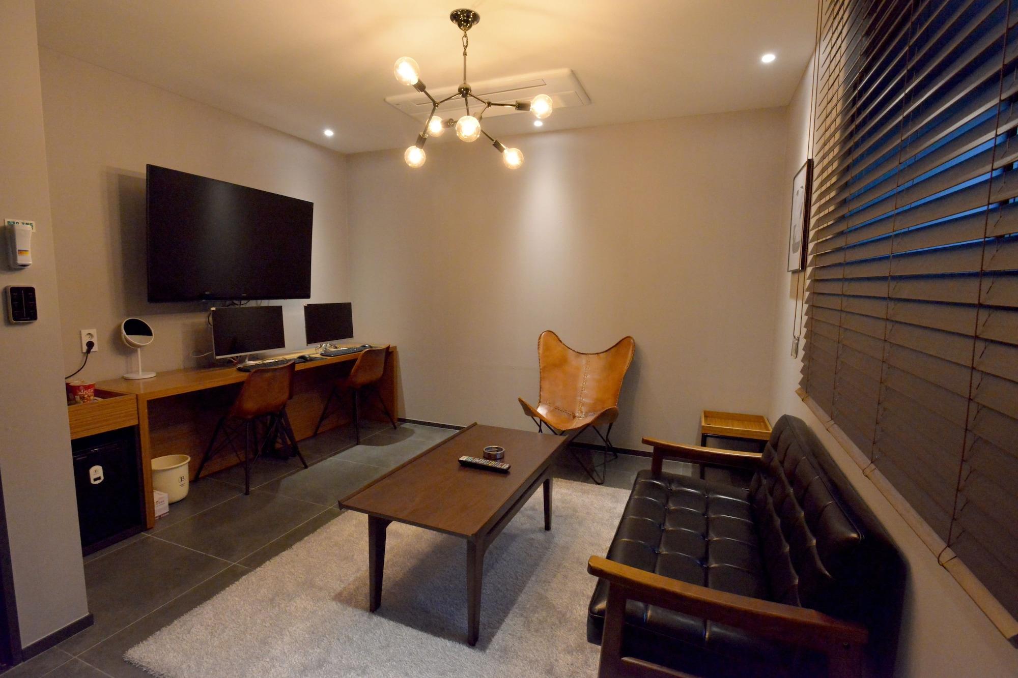 Brown Dot Hotel Changwon Extérieur photo