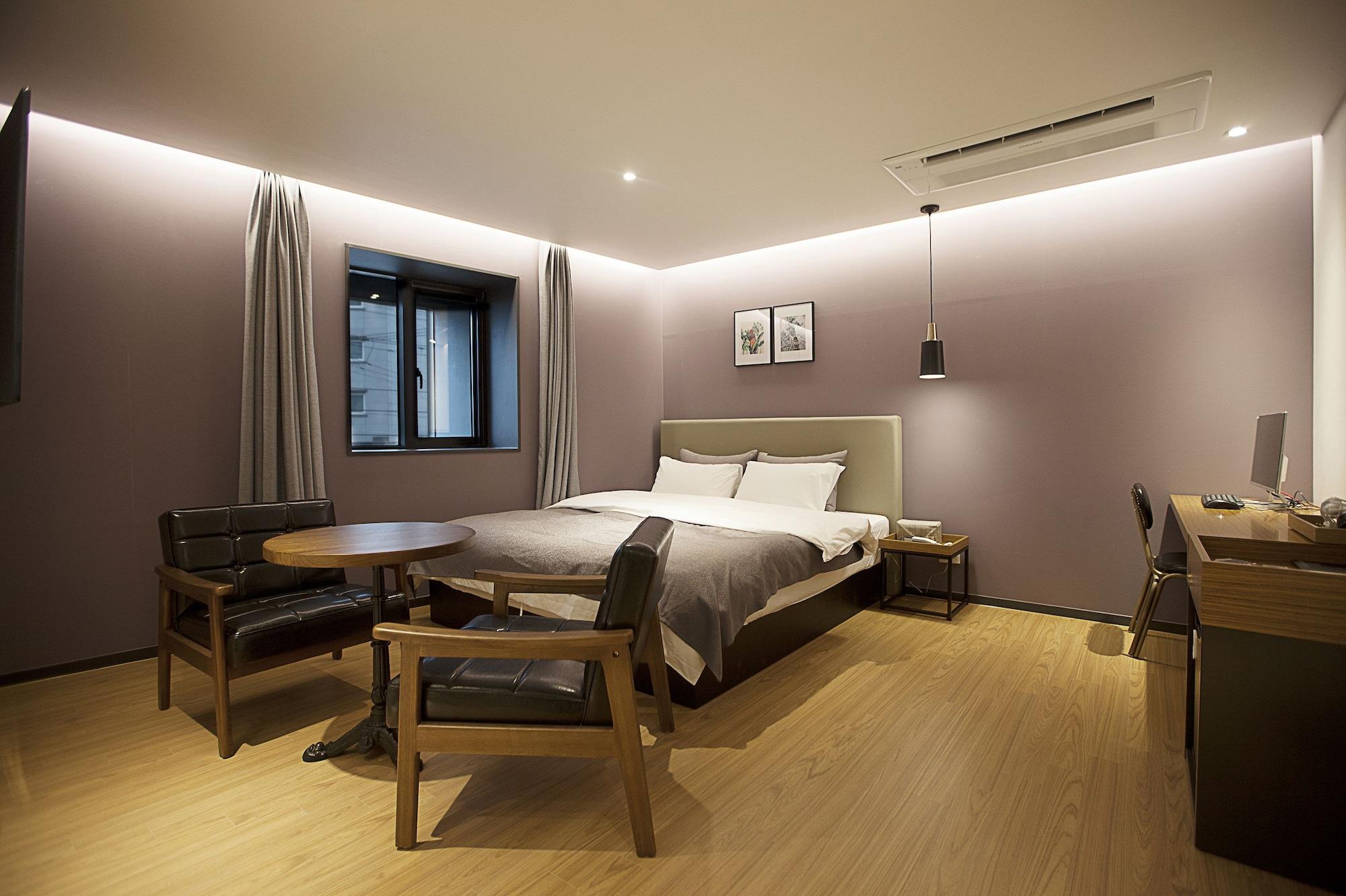 Brown Dot Hotel Changwon Extérieur photo