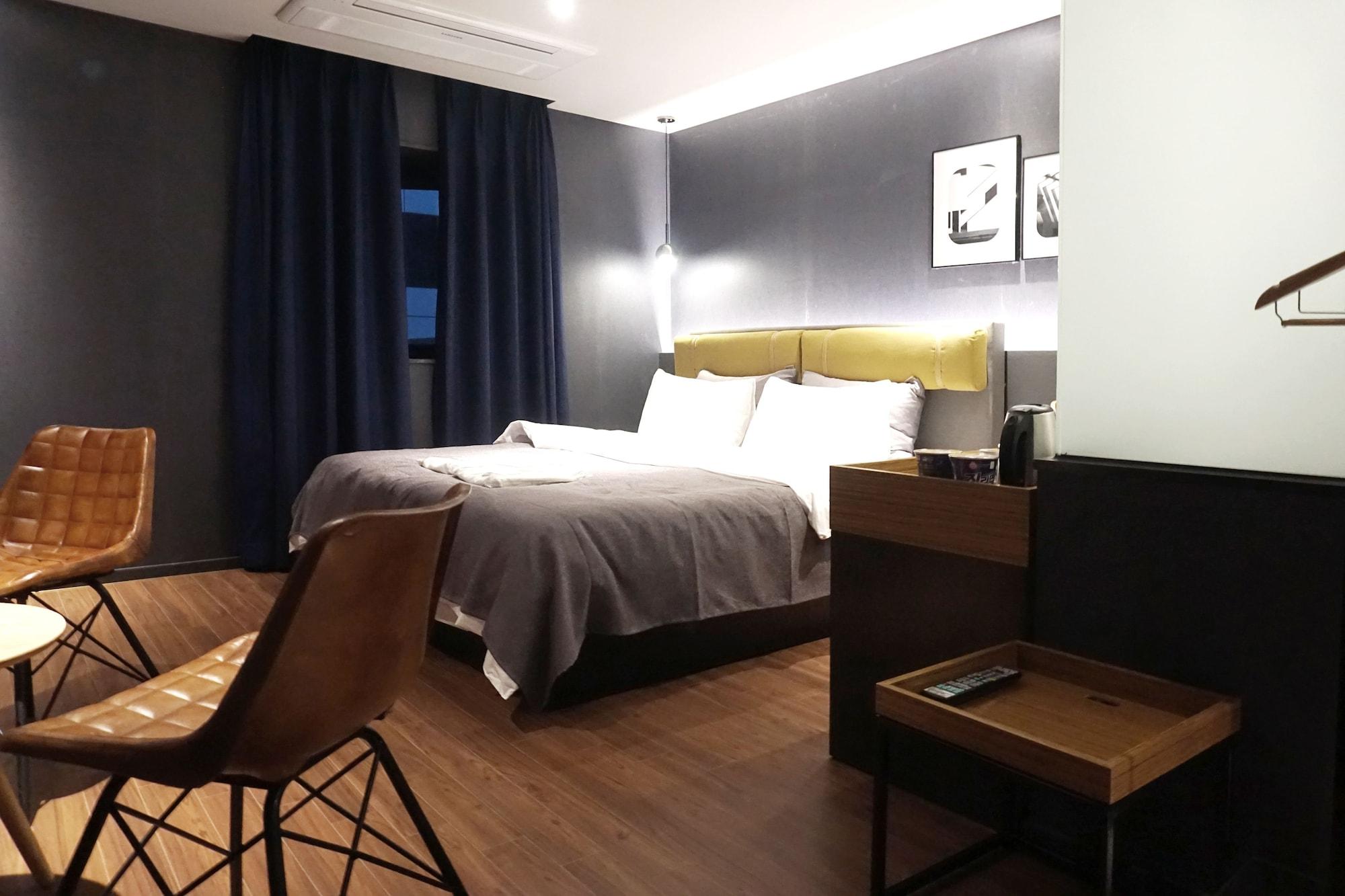 Brown Dot Hotel Changwon Extérieur photo