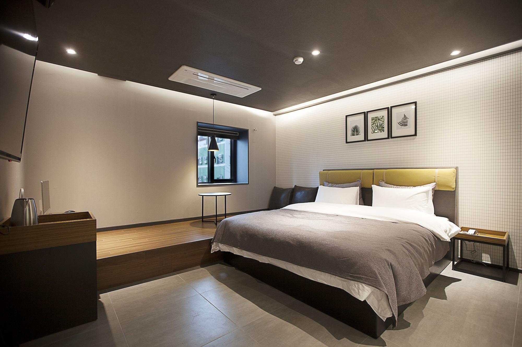 Brown Dot Hotel Changwon Extérieur photo