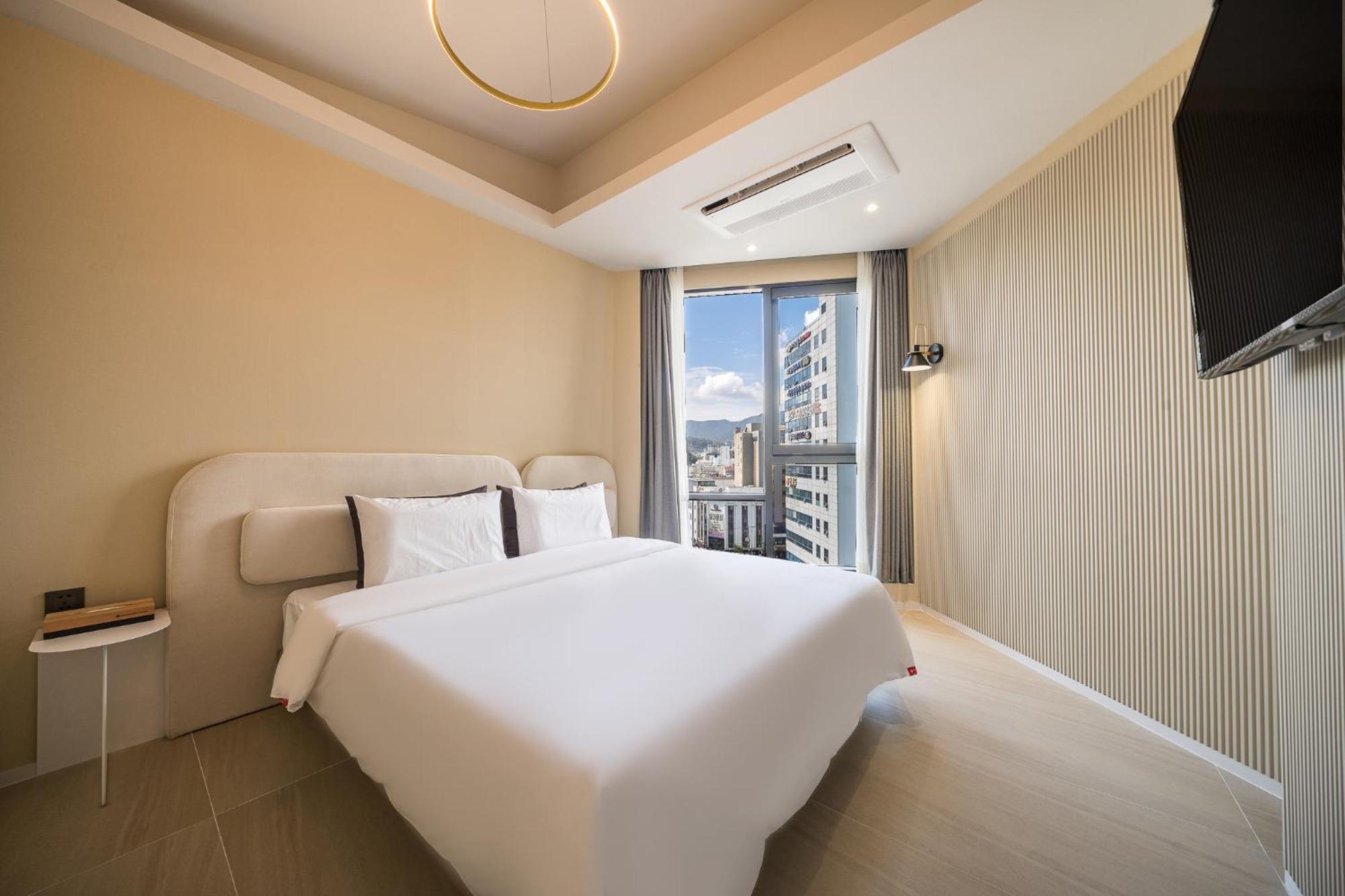 Brown Dot Hotel Changwon Extérieur photo