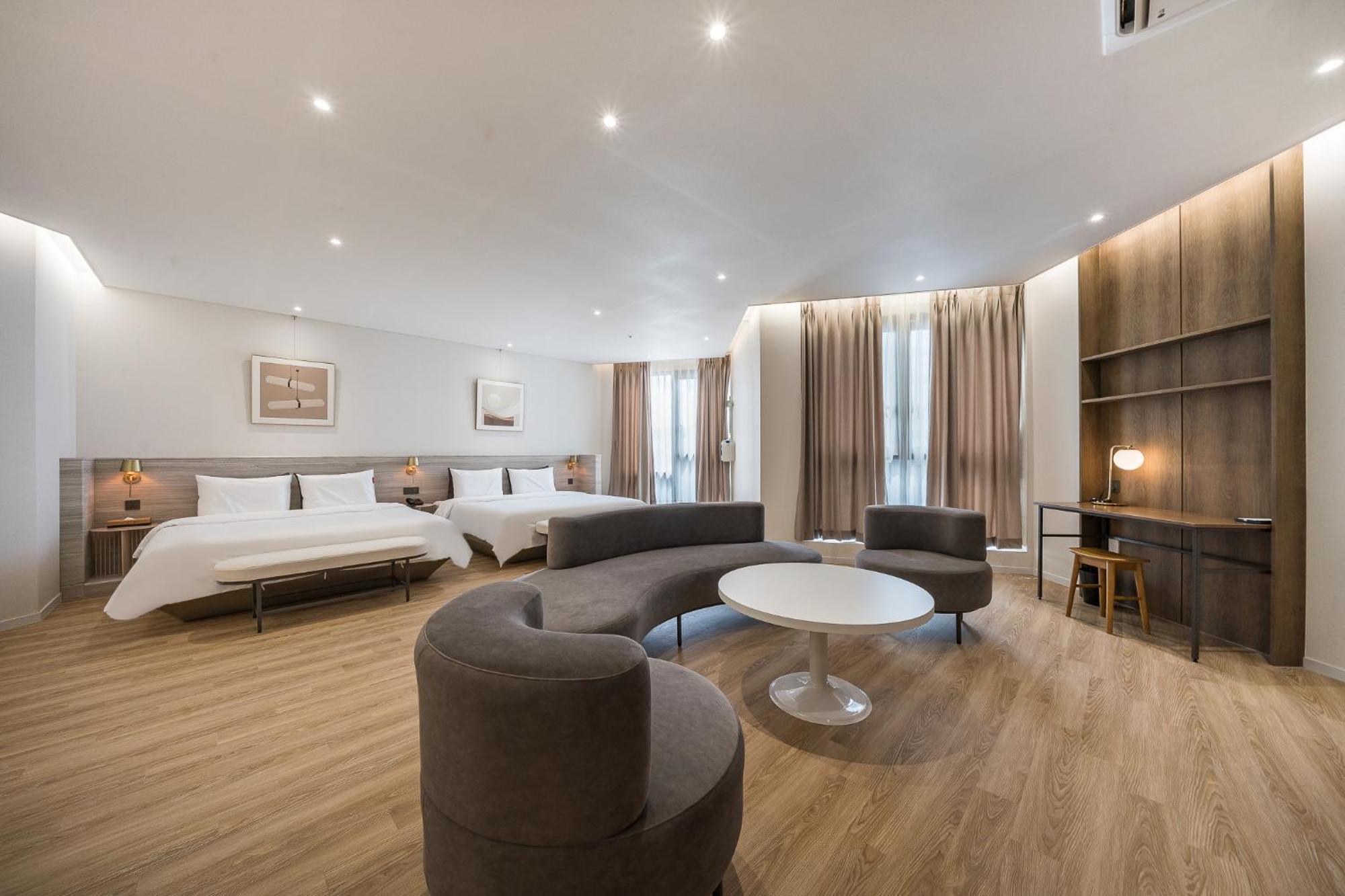 Brown Dot Hotel Changwon Extérieur photo