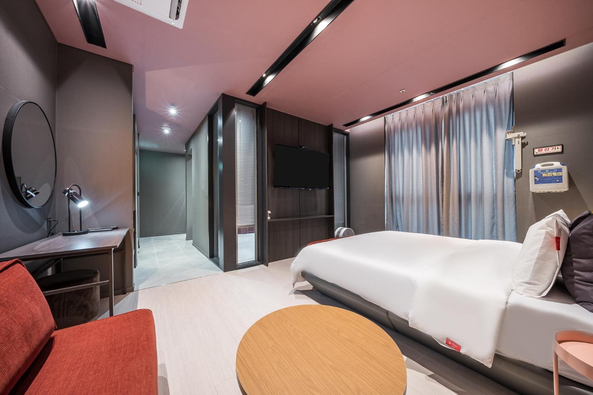 Brown Dot Hotel Changwon Extérieur photo