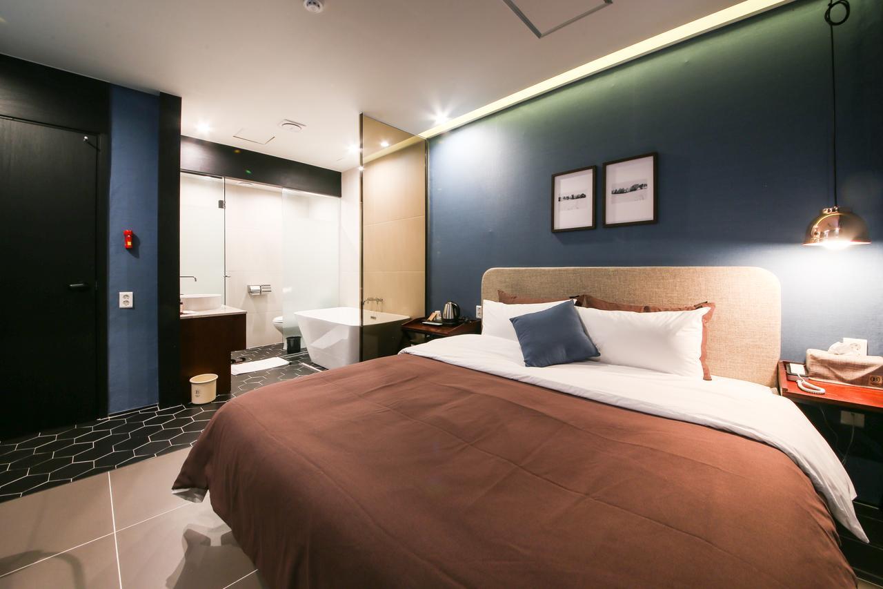 Brown Dot Hotel Changwon Extérieur photo